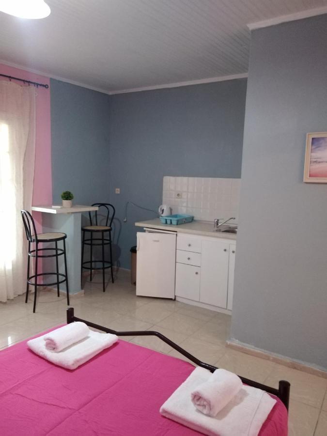Elena Pool Lejlighedshotel Agios Georgios  Eksteriør billede