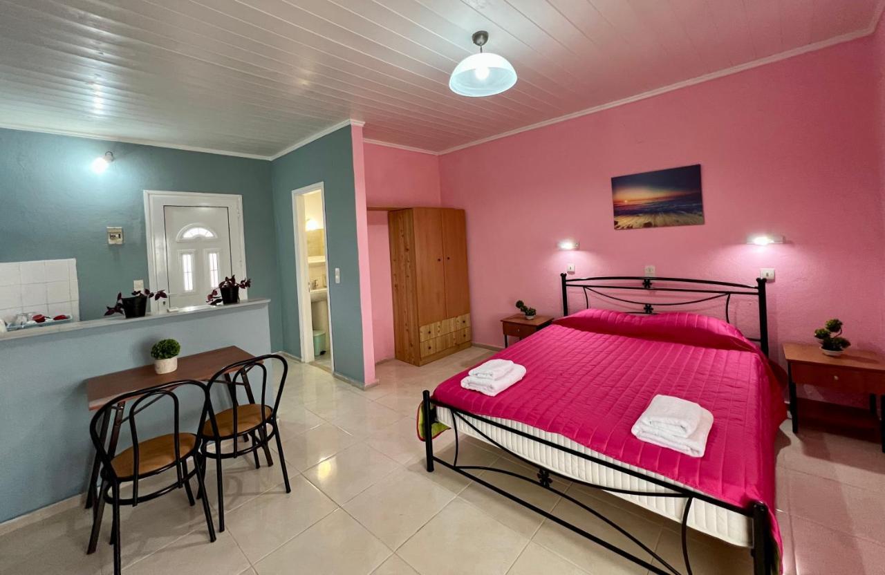 Elena Pool Lejlighedshotel Agios Georgios  Eksteriør billede