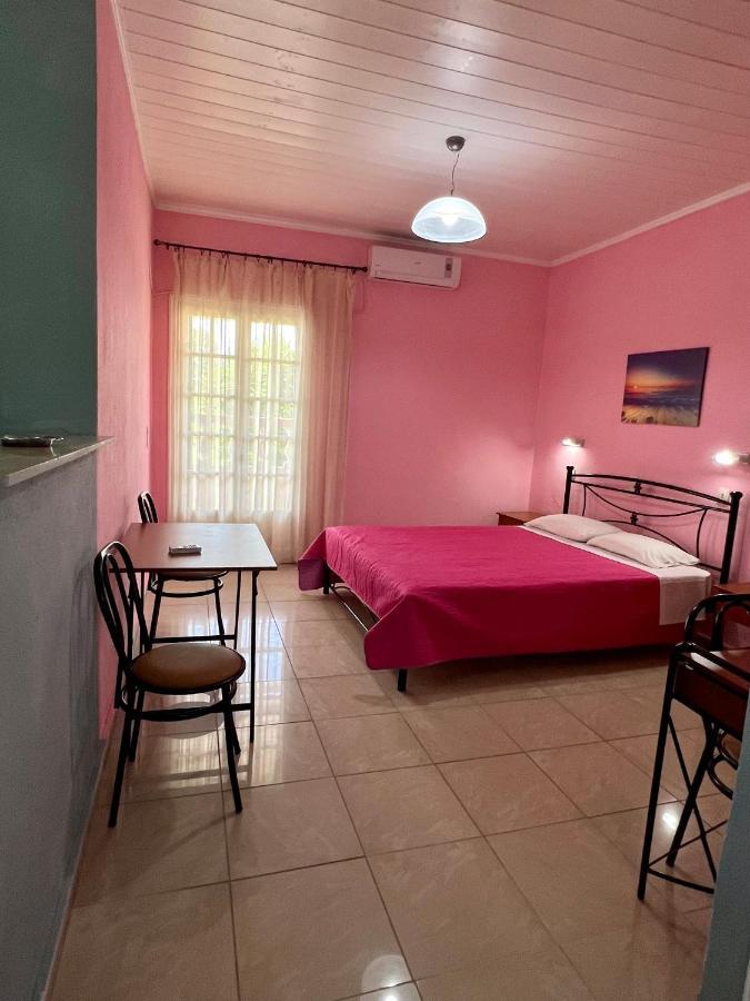 Elena Pool Lejlighedshotel Agios Georgios  Eksteriør billede