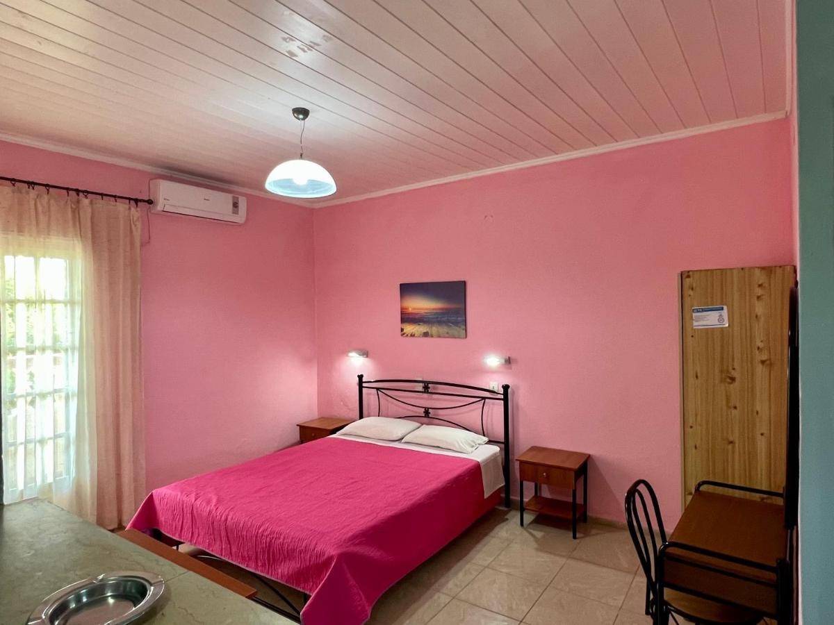 Elena Pool Lejlighedshotel Agios Georgios  Eksteriør billede