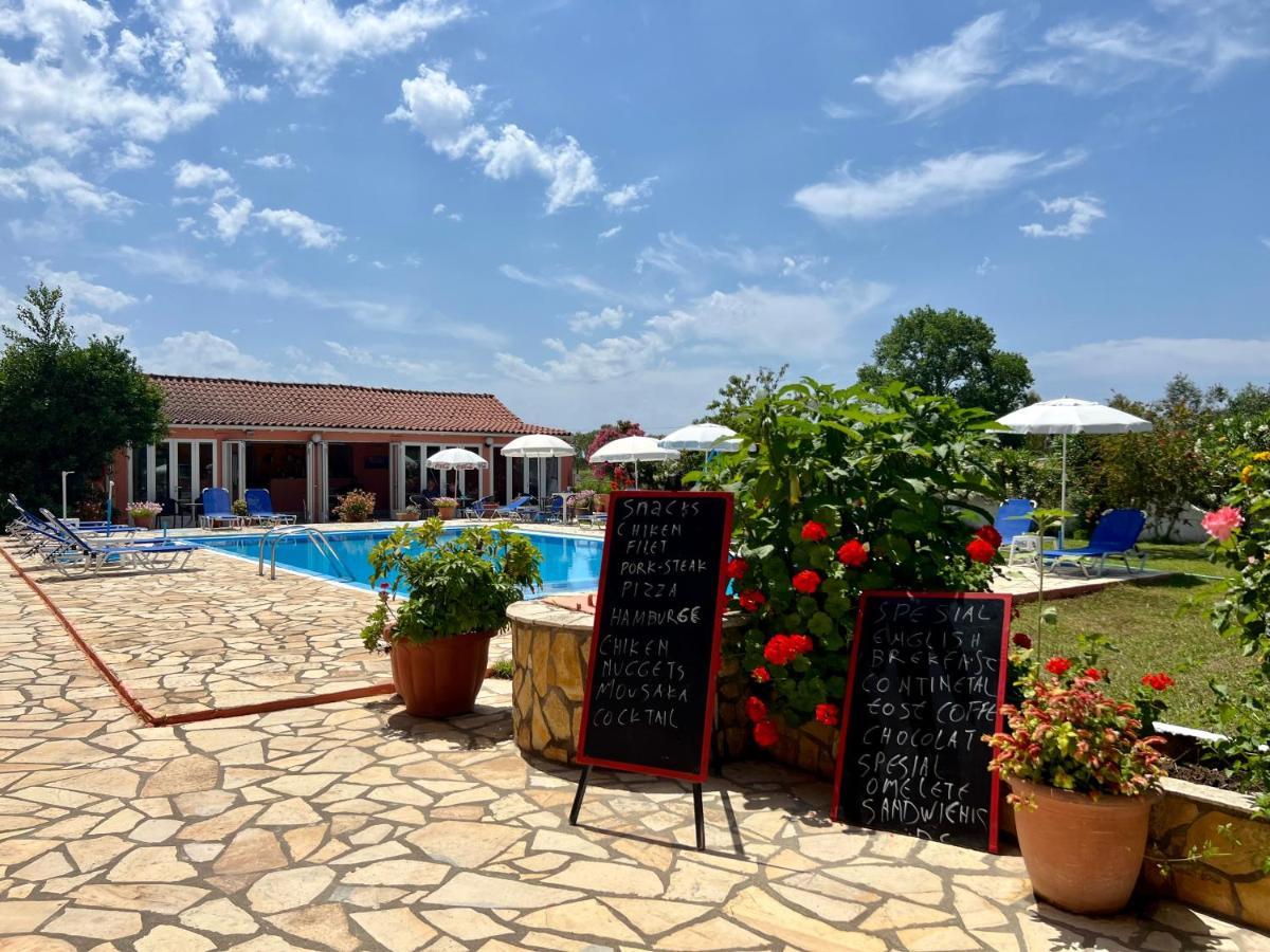 Elena Pool Lejlighedshotel Agios Georgios  Eksteriør billede