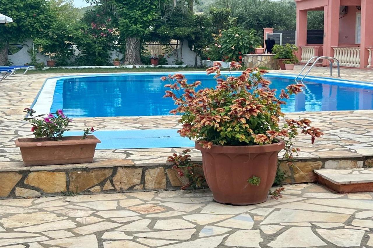 Elena Pool Lejlighedshotel Agios Georgios  Eksteriør billede