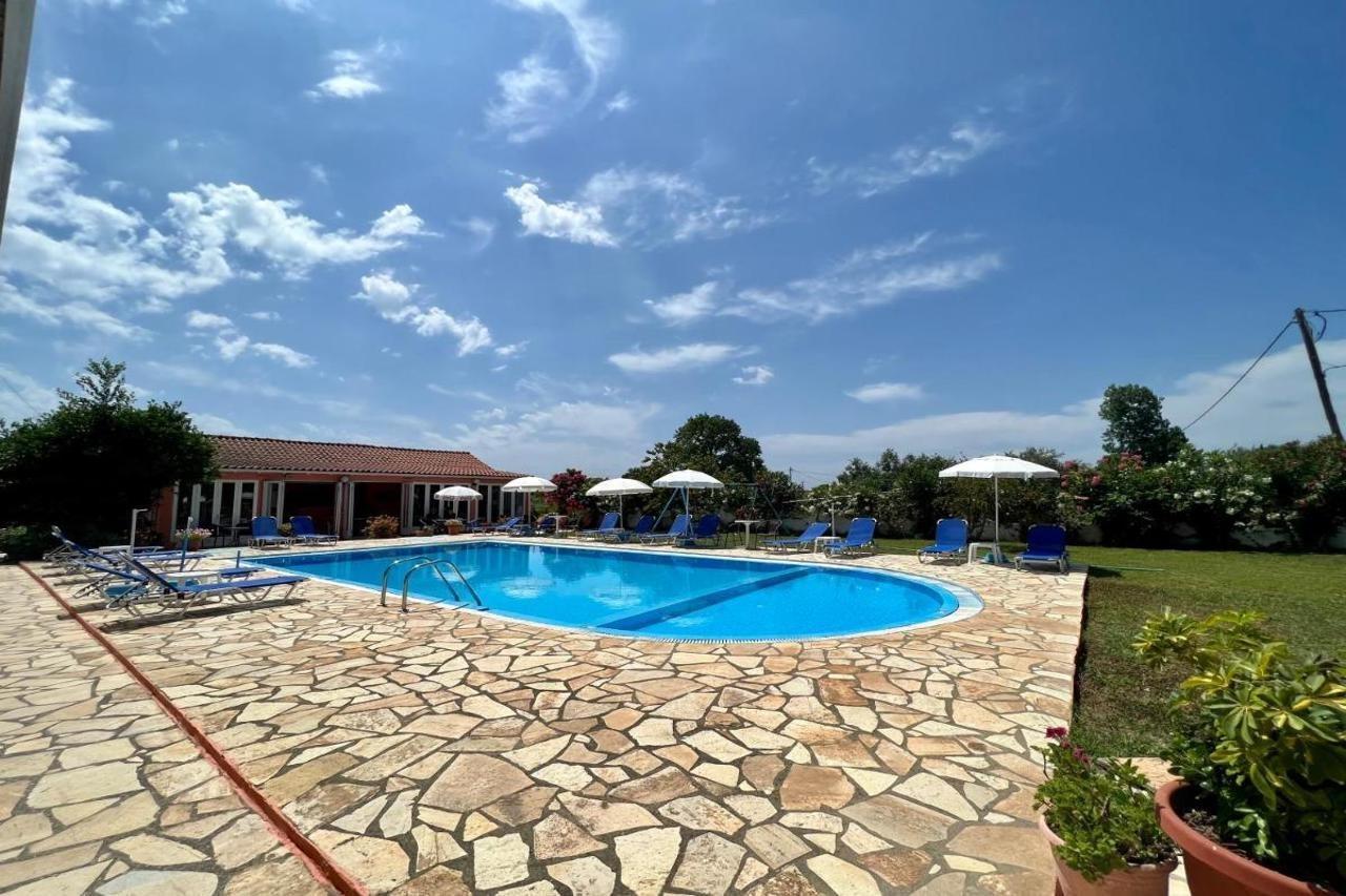 Elena Pool Lejlighedshotel Agios Georgios  Eksteriør billede