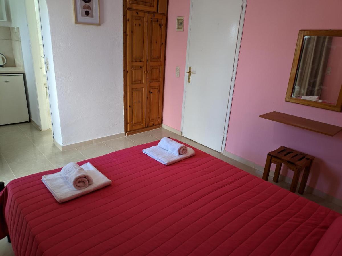 Elena Pool Lejlighedshotel Agios Georgios  Eksteriør billede