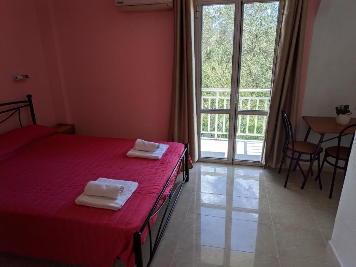 Elena Pool Lejlighedshotel Agios Georgios  Eksteriør billede