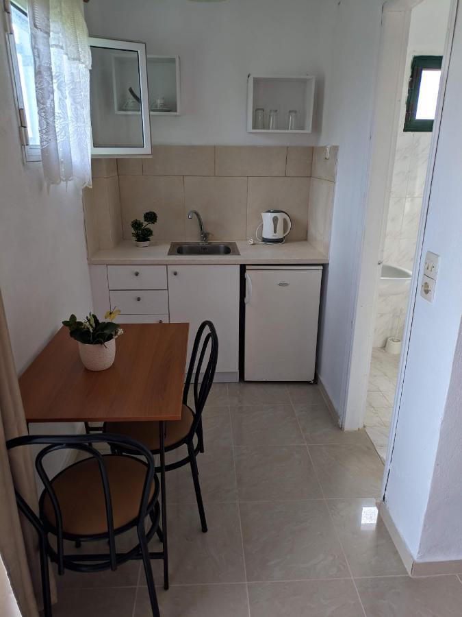 Elena Pool Lejlighedshotel Agios Georgios  Eksteriør billede