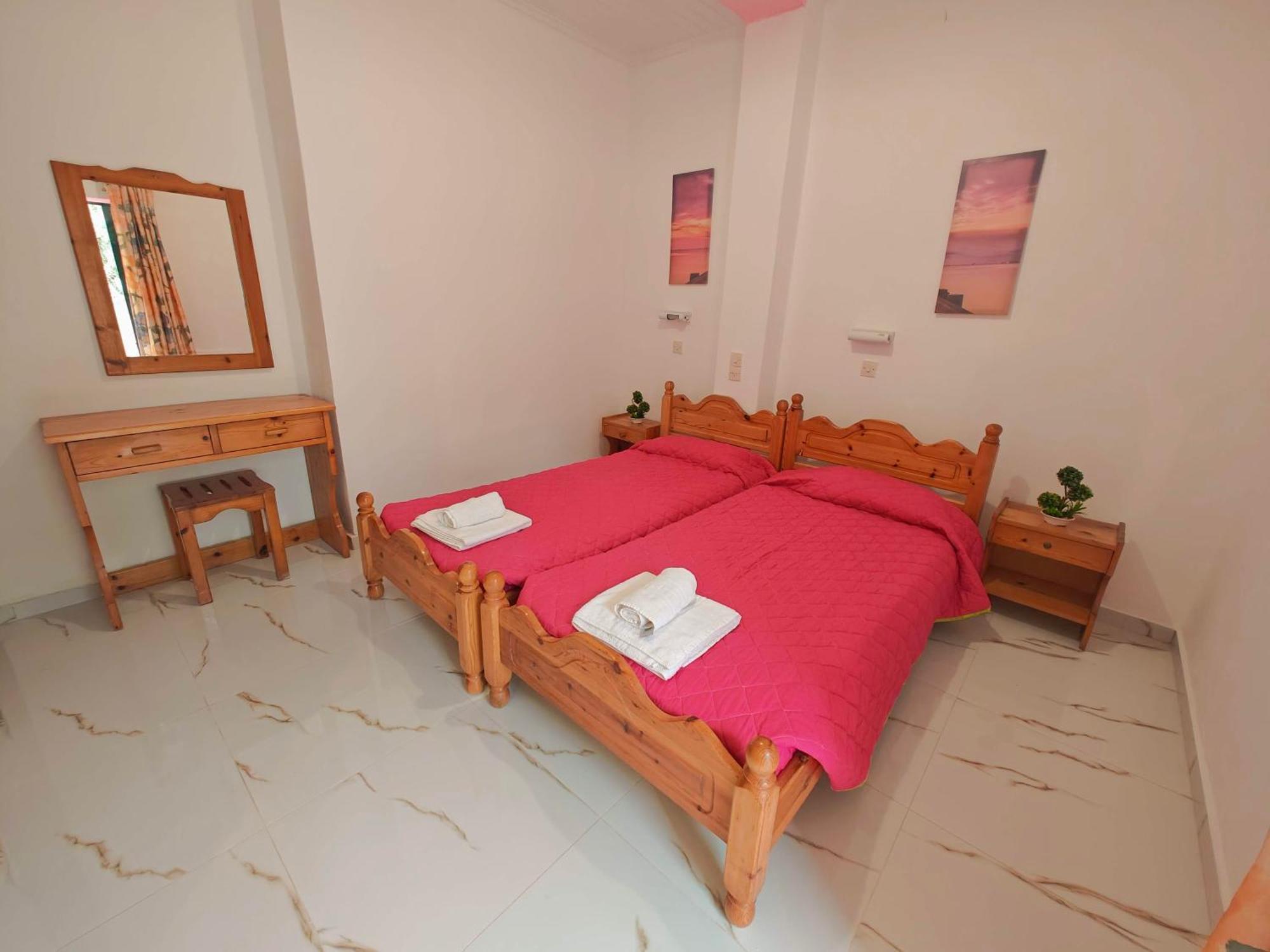 Elena Pool Lejlighedshotel Agios Georgios  Eksteriør billede
