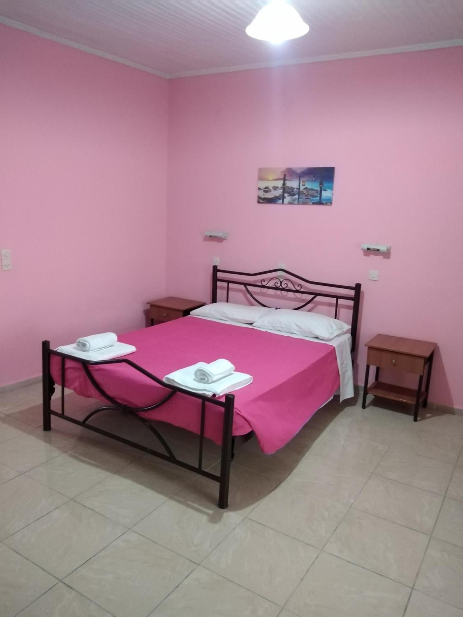 Elena Pool Lejlighedshotel Agios Georgios  Værelse billede